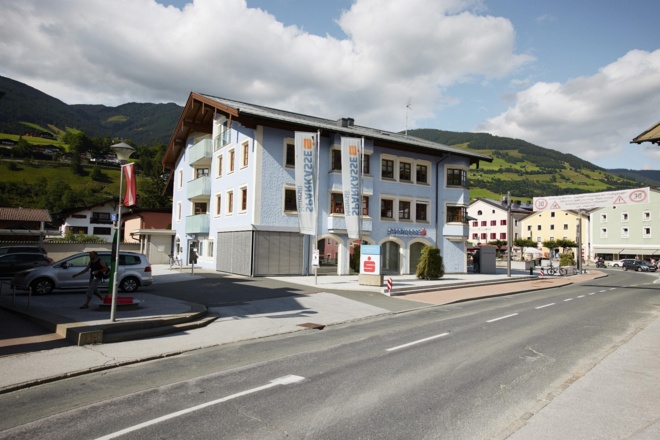 Sparkasse außen