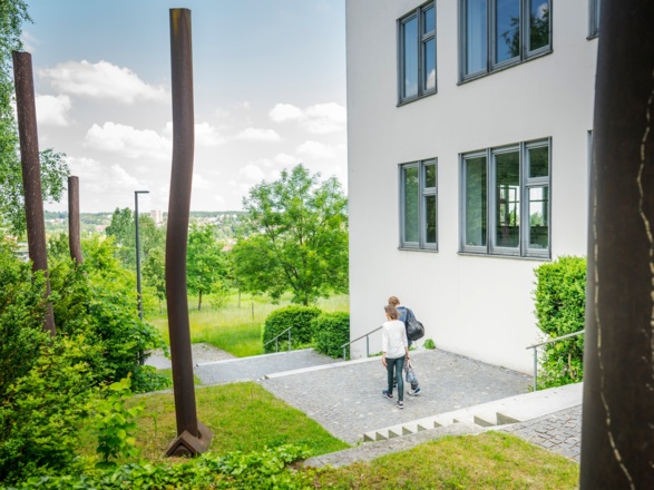 Hans Jürgen Breuste  - Stehende sind wie Gärten -  Stahl, 1990