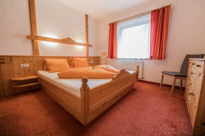 Schlafzimmer2 Zuckerhütl