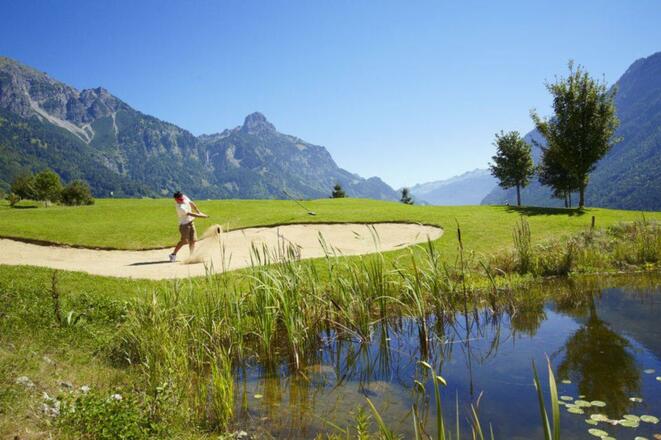 Golfplatz Bludenz-Braz mit Roggelskopf (c) Joachim