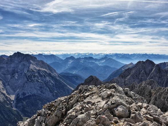 Blick aus der Gipfelregion des Wörner