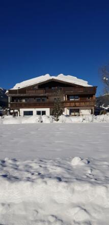 Hausansicht im Winter