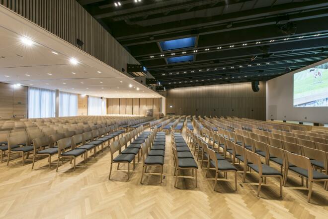 Herz Kremenak Saal