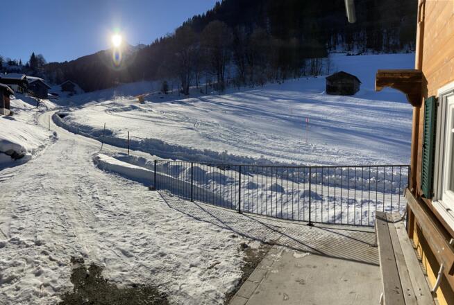 Ansicht vom Haus auf Schipiste