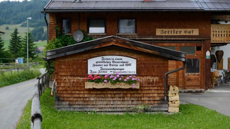 Aussenansicht im Sommer