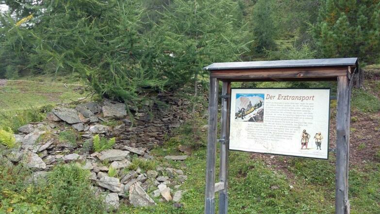 Rundwanderung Wasserknappenweg Innerkrems - Schönfeld: Erzgestein