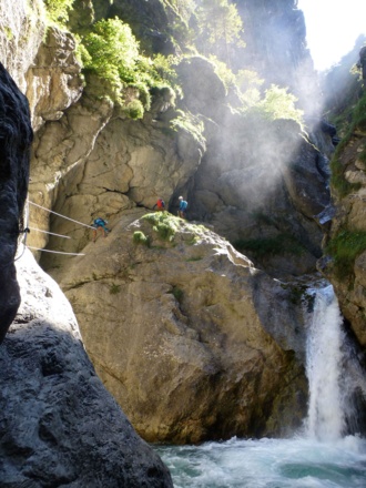 Die erste Seilbrücke