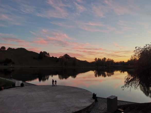 Ausblick auf den Olympiasee vom Theathron
