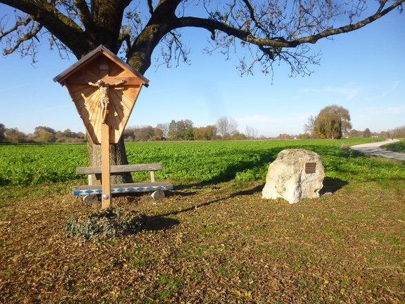 Stephanskreuz mit Flurbereinigungsdenkmal