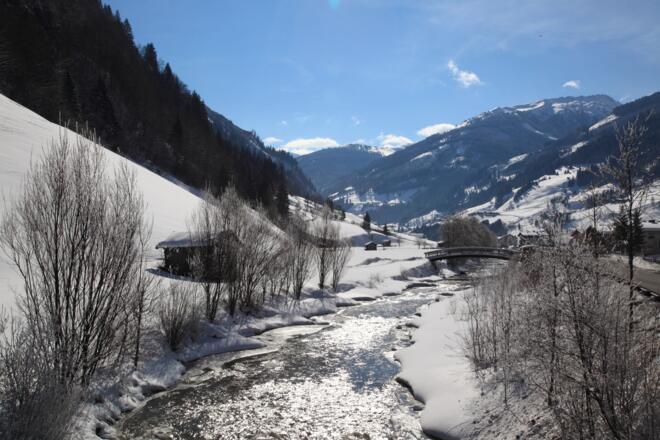 Wandern entlang der Ache