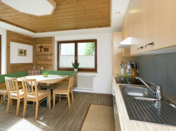 Kueche mit Essbereich