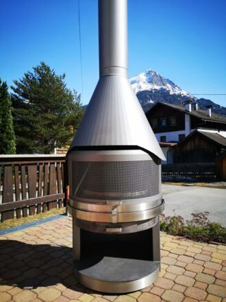 Holz-Kohle Grill (2)