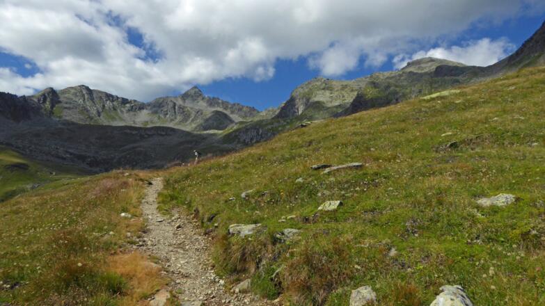 Die Seespitzhütte ist nicht mehr weit; in der Mitte die Seespitze