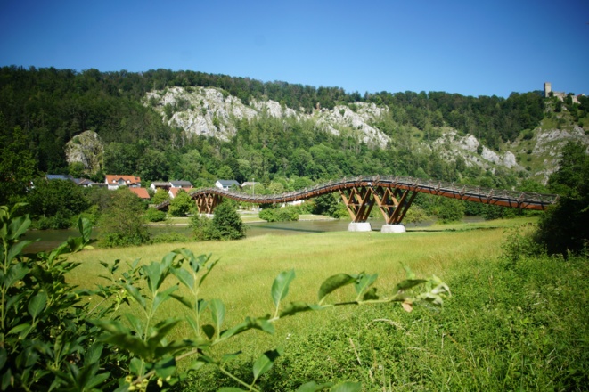 Blick auf den Tatzlwurm bei Essing