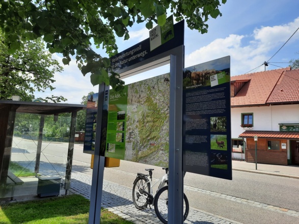Informationstafel gegenüber Gasthof Zollerwirt Wengen
