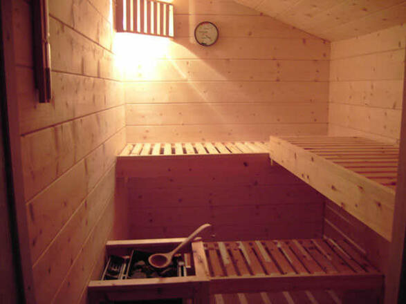Zirbensauna in der Wellnesswohnung