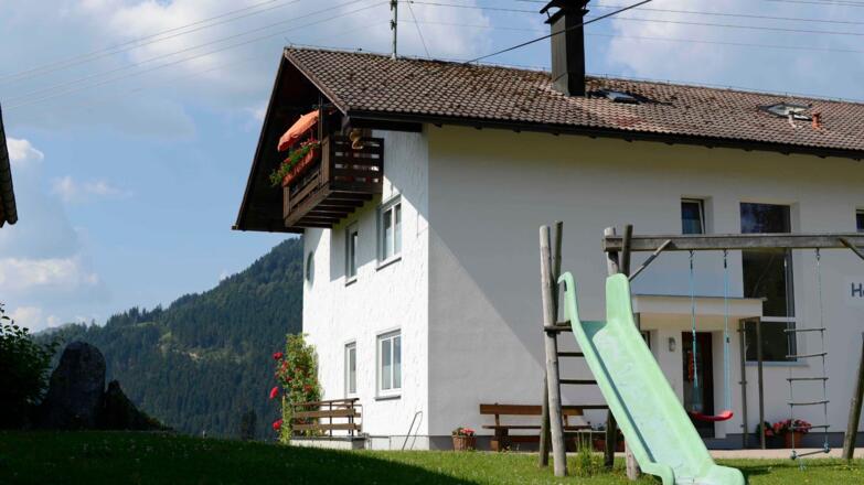 Aussenansicht im Sommer