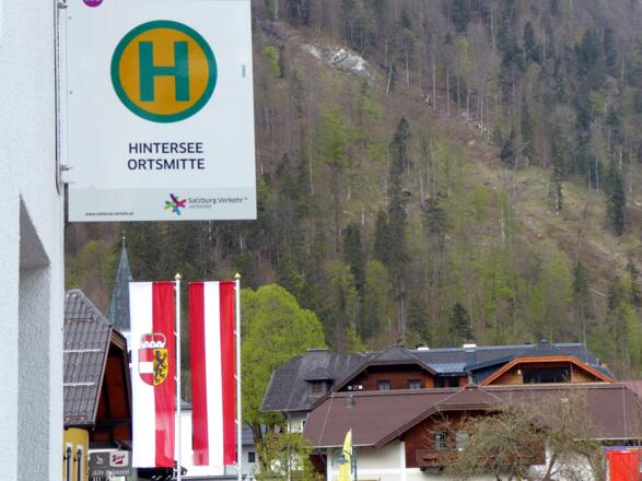 Bei der Haltestelle Hintersee Ortsmitte endet die Feichtensteinrunde.
