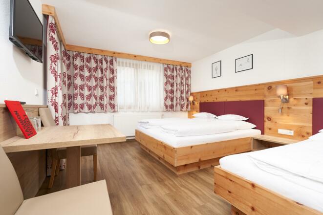 dreibettzimmer_hotelamhof (2)