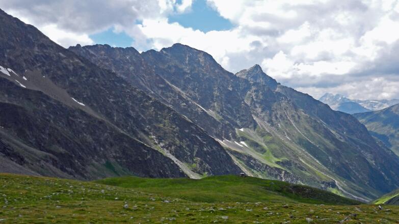 Am Weg zur Ochsenlenke; in Bildmitte die Weiße Spitze