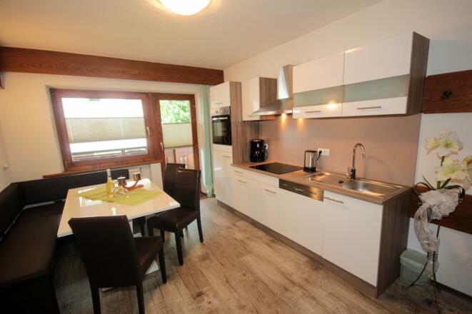 Küche mit Essbereich