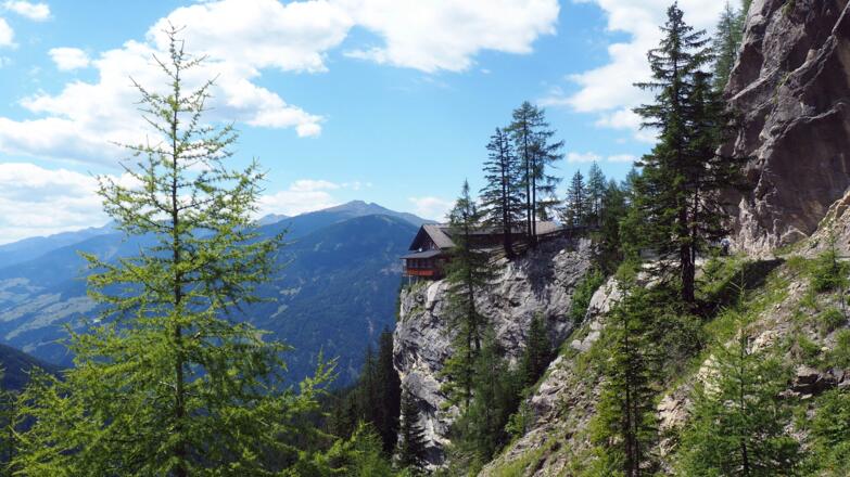 Dolomitenhütte ~1620m