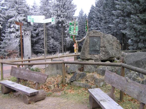 Am Gasthaus Dreiherrenstein