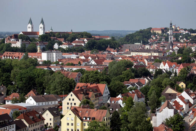 Silhouette Freising mit Freisinger Berg