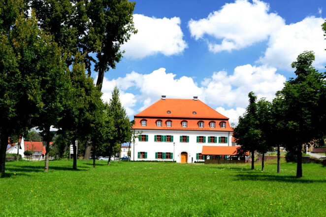 Hofmarkschloss Mauern mit Hofgarten