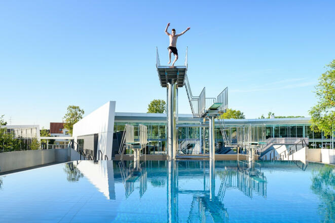 Freising Erlebnisschwimmbad fresch Außenbereich mit Becken