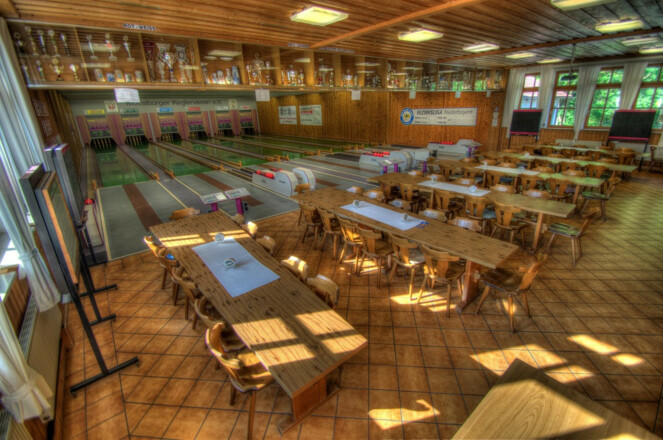 Gaststube und Kegelbahnen im Gasthaus zur Kegelhalle