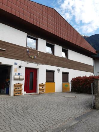 Parkplatz u Haustüre Juni21