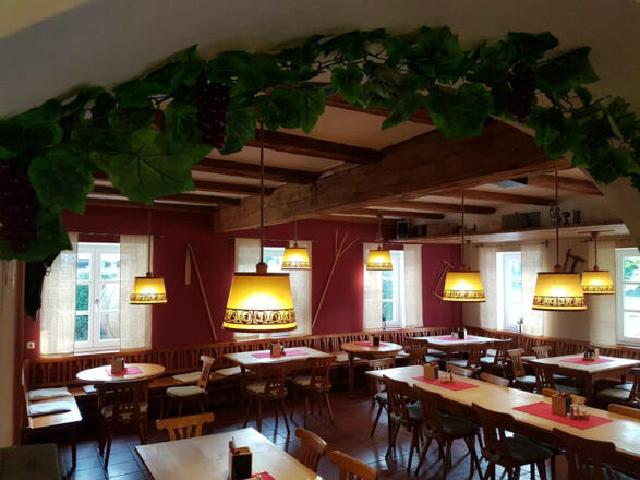 Gemütliche Gaststube vom Heurigen im Gasthaus zum Löwen Freising