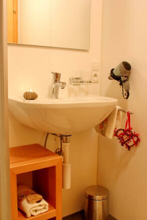 Badezimmer zu Schlafzimmer 2