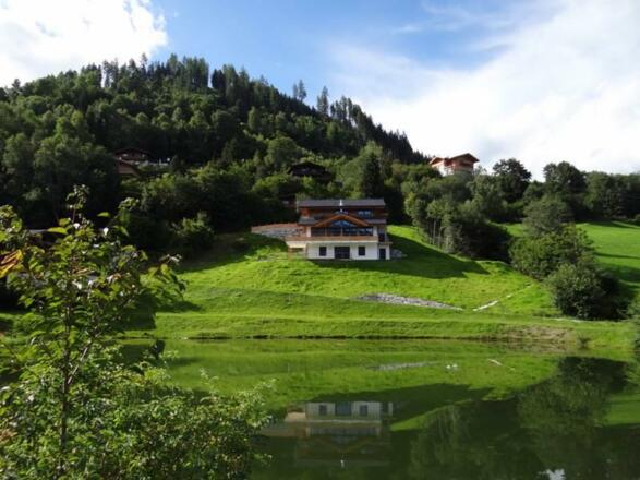 Alpenchalet am Wildkogel mit See