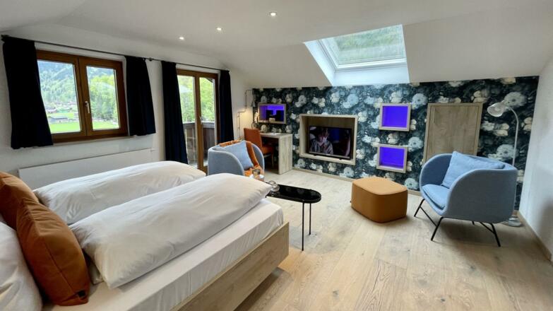 superior_dachzimmer_links_hotel_bayern_resort