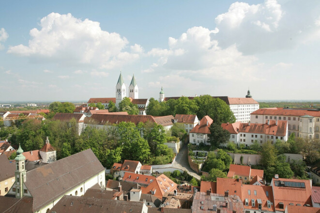 Die zwei Domtürme von der Ferne - Freisinger Dom