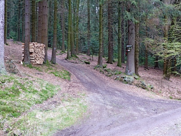 Wegabzweigung nach Maibrunn