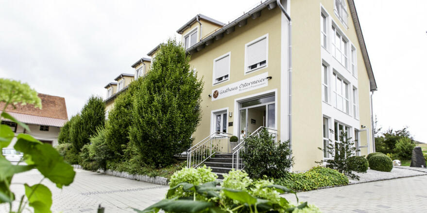 Außenansicht vom Hotel Gasthaus Ostermeier