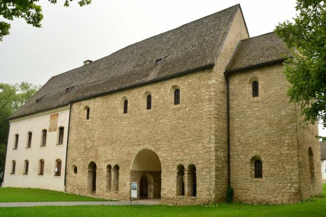 Karolingische Torhalle