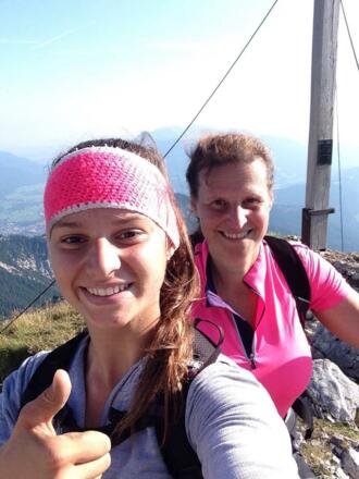 Gipfelausflug in wunderbaren Bergen