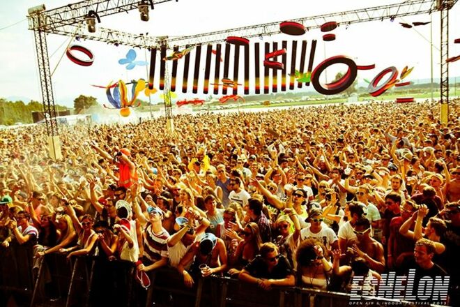 Riesiger Besucherandrang vor der Hauptbühne.