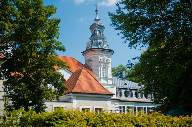 Außenansicht der Schlossbrauerei Au in Au in der Hallertau