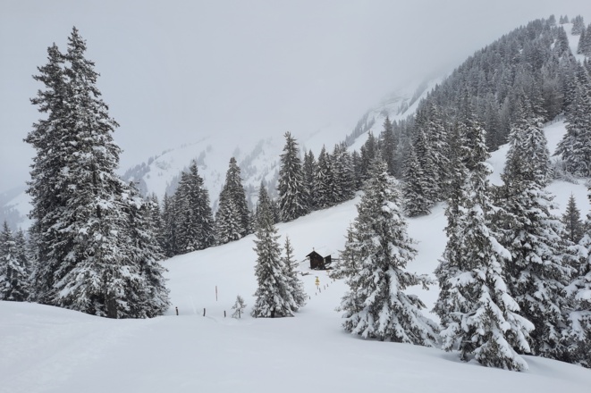 Blick auf die Kapelle am Arltörl