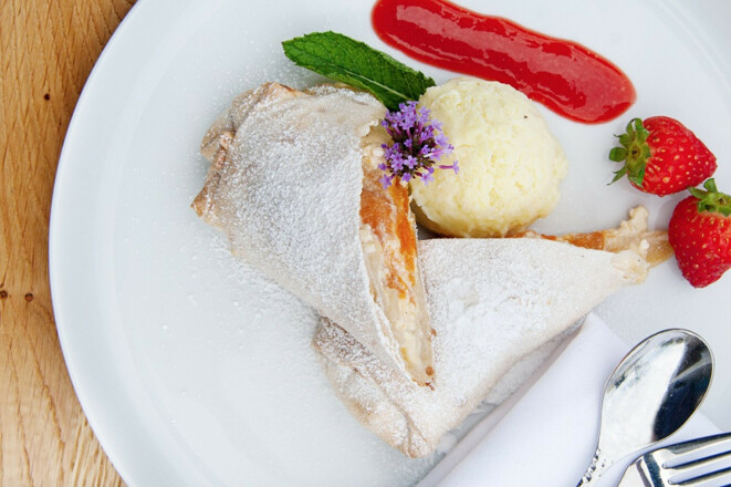 Marillenstrudel im Gasthaus Spitzer in Osterwaal bei Au i.d. Hallertau