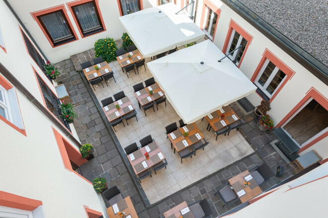 Luftaufnahme des Restaurant Außenbereichs des Bayerischen Hofs Freising