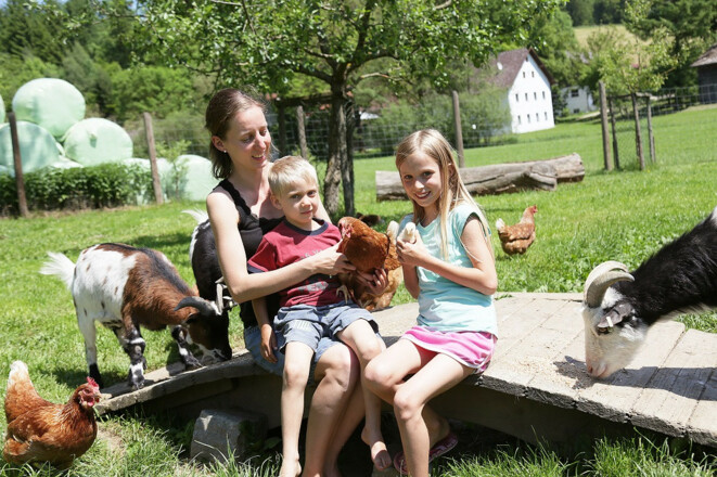 Mauern_Erlebnisbauernhof Wieser_Tiere und Familie_web_© LRA Freising