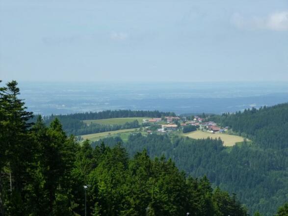 Blick vom Pröllerabstieg nach Maibrunn und Gäuboden