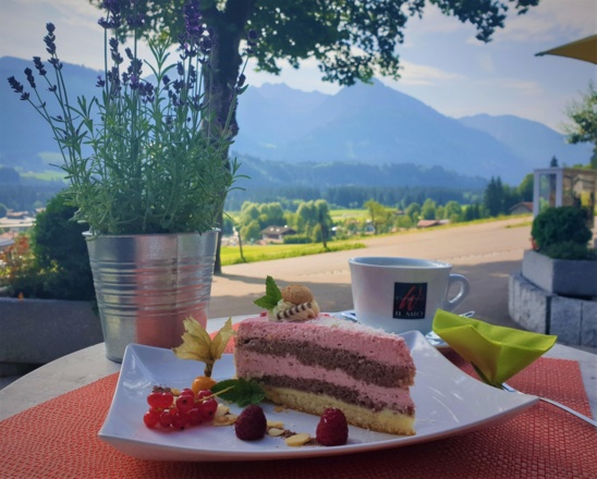 Genießen Sie hausgemachte Kuchen und Torten
