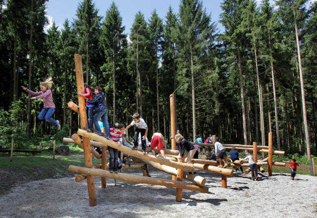 Waldspielplatz auf dem Walderlebnispfad Freising